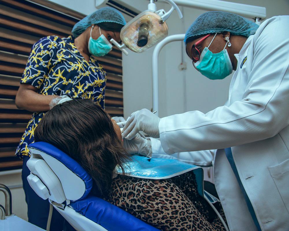Teeth cleaning session